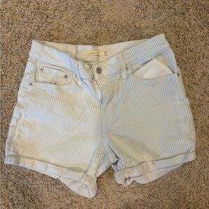 Levi’s Women’s mid length pinstripe shorts size 30